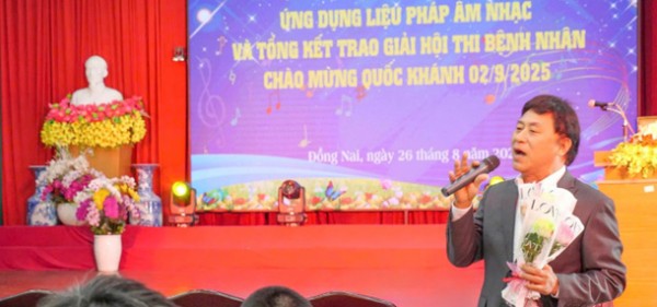 Ứng dụng liệu pháp âm nhạc và tổng kết trao giải hội thi bệnh nhân chào mừng Quốc khánh 02/9/2025